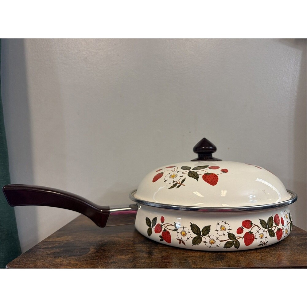 Vintage Sheffield Strawberries N Cream 10” Covered Skillet Fry Pan w Lid